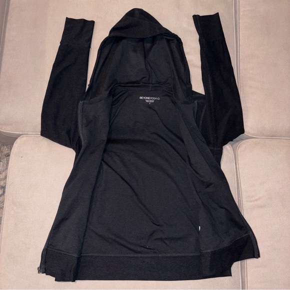 Beyond Yoga Black Spacedye Zipper Hoodie - Picture 3 of 7